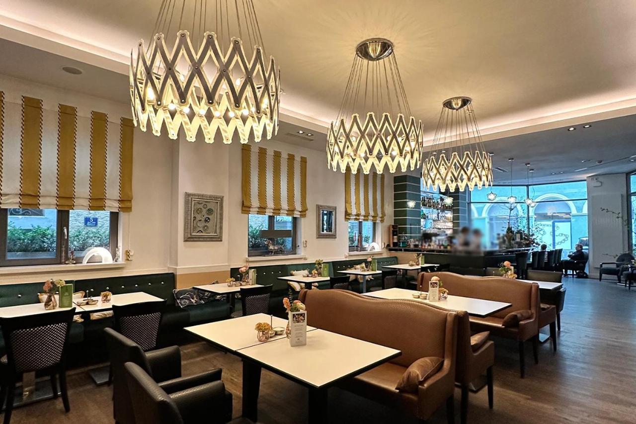 Hotel Goliath Am Dom Регенсбург Екстериор снимка