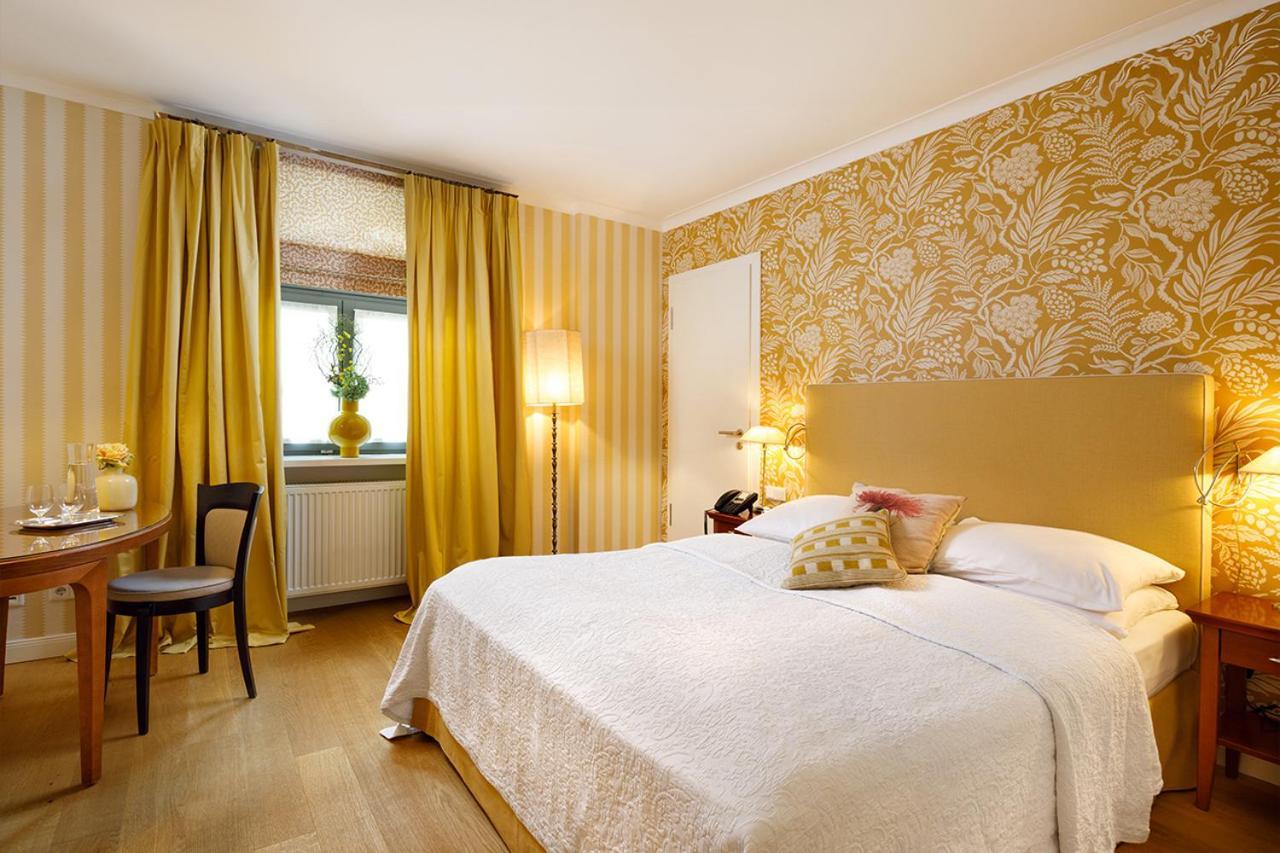 Hotel Goliath Am Dom Регенсбург Екстериор снимка